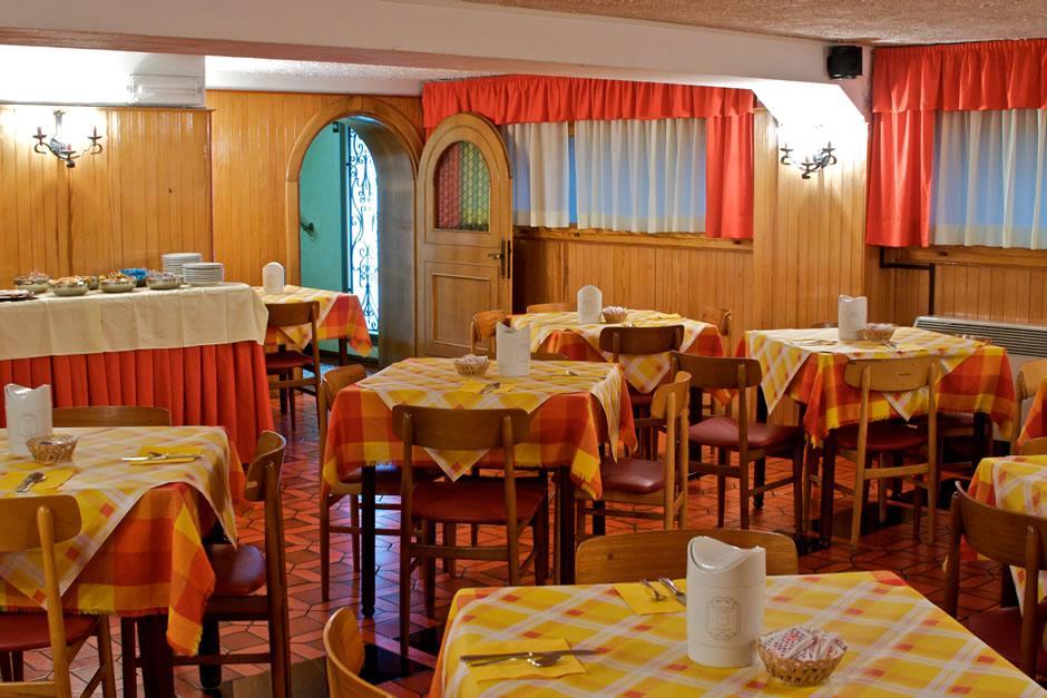 Hotel Adriana アッバディーア・サン・サルヴァトーレ エクステリア 写真